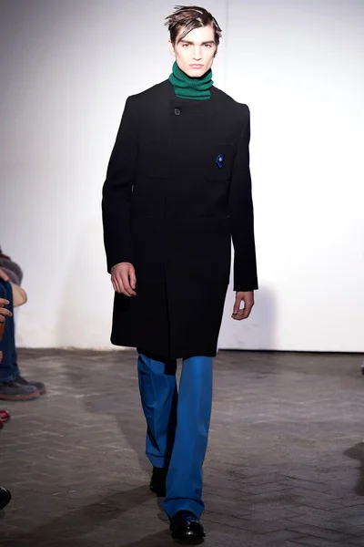 Look 30
